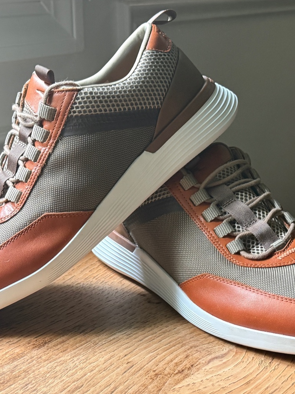 Wolf and Shepherd Men’s Crossover Victory Trainer Shoes